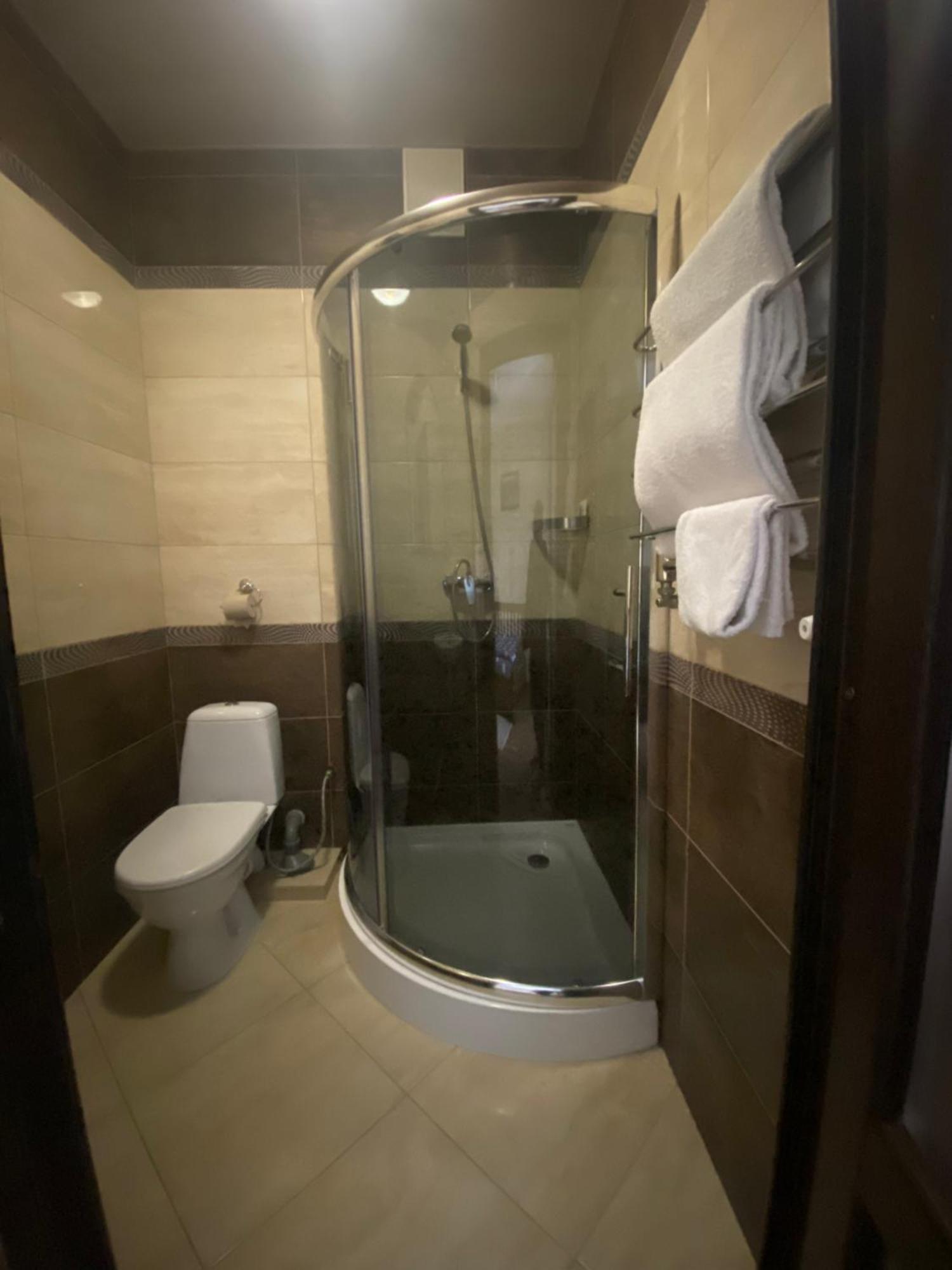 Mini-Hotel Neptun Rivne Exterior photo