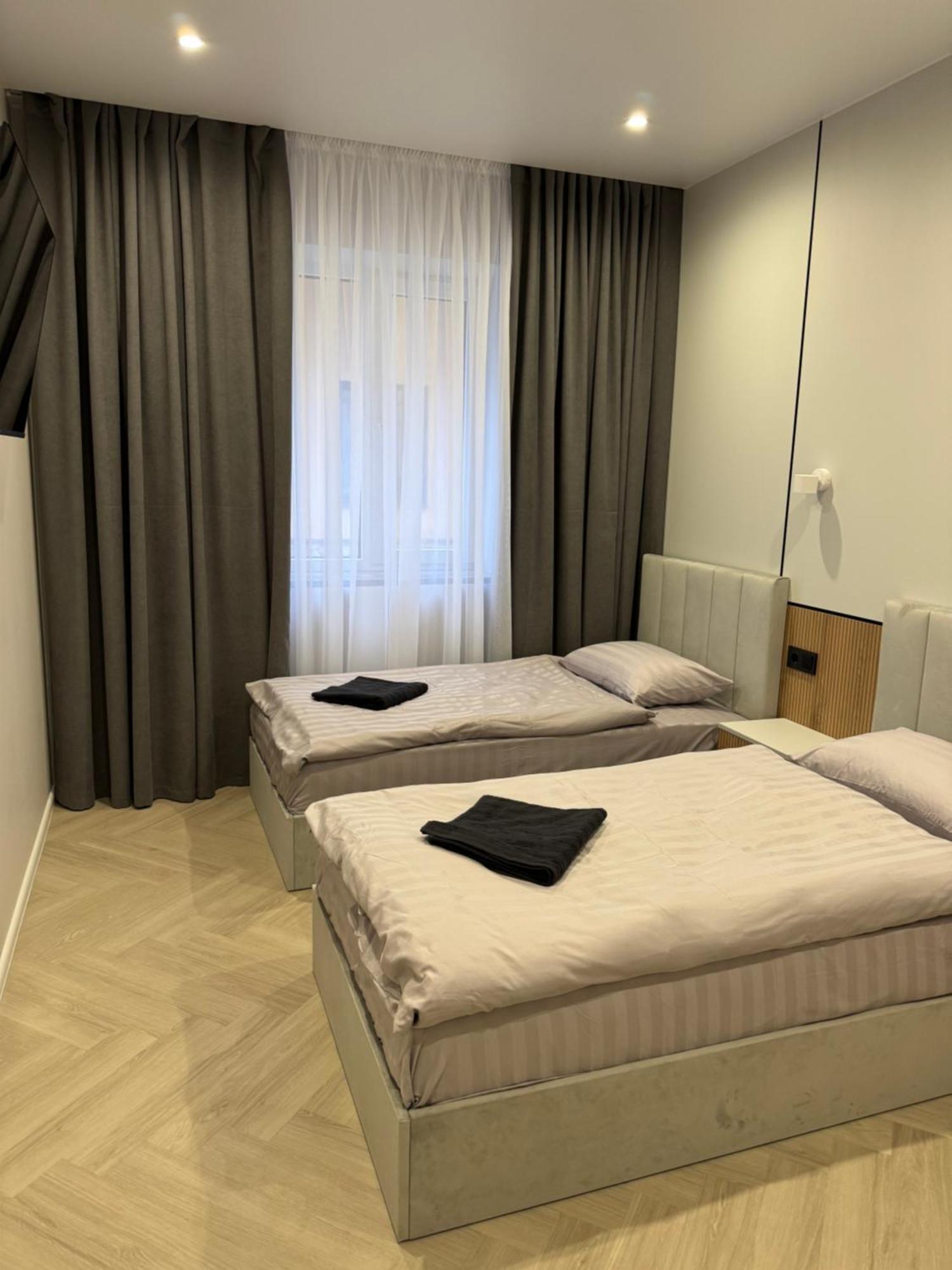 Mini-Hotel Neptun Rivne Exterior photo