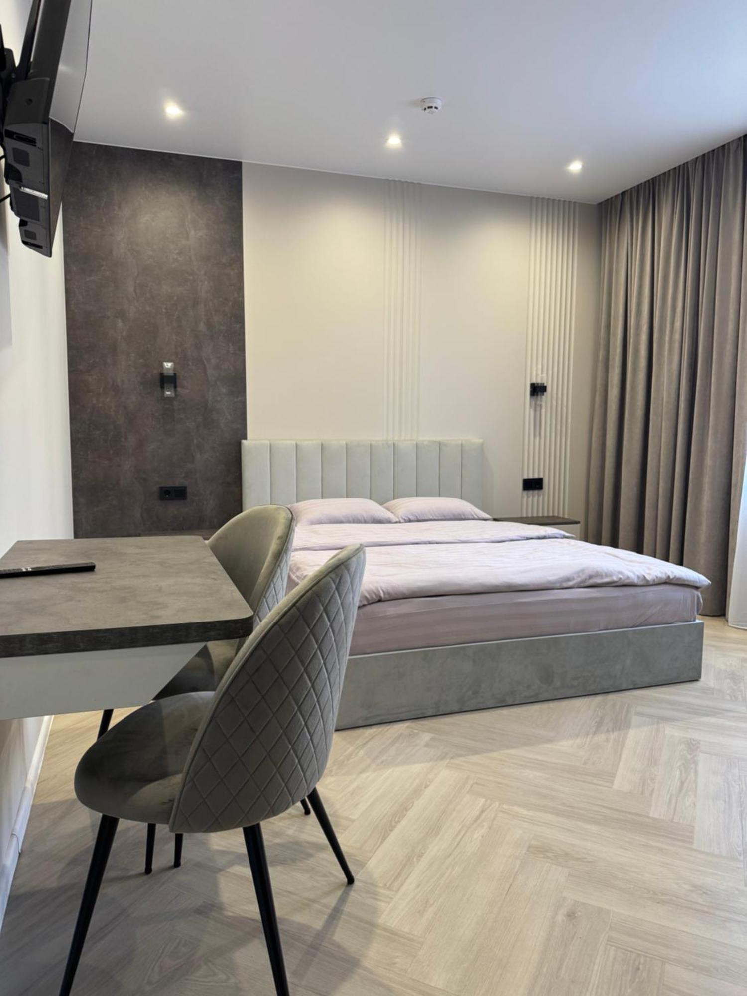 Mini-Hotel Neptun Rivne Exterior photo
